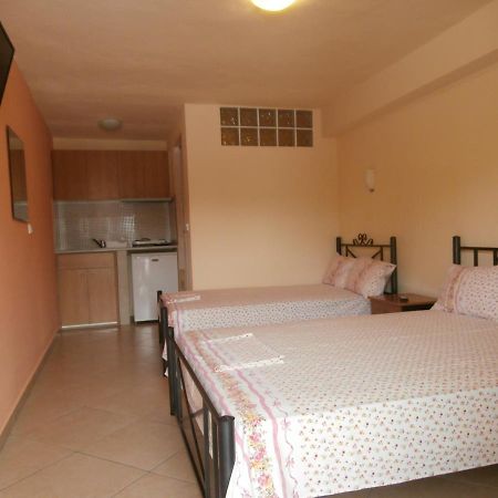 Villa Finikas Vrasná Zewnętrze zdjęcie