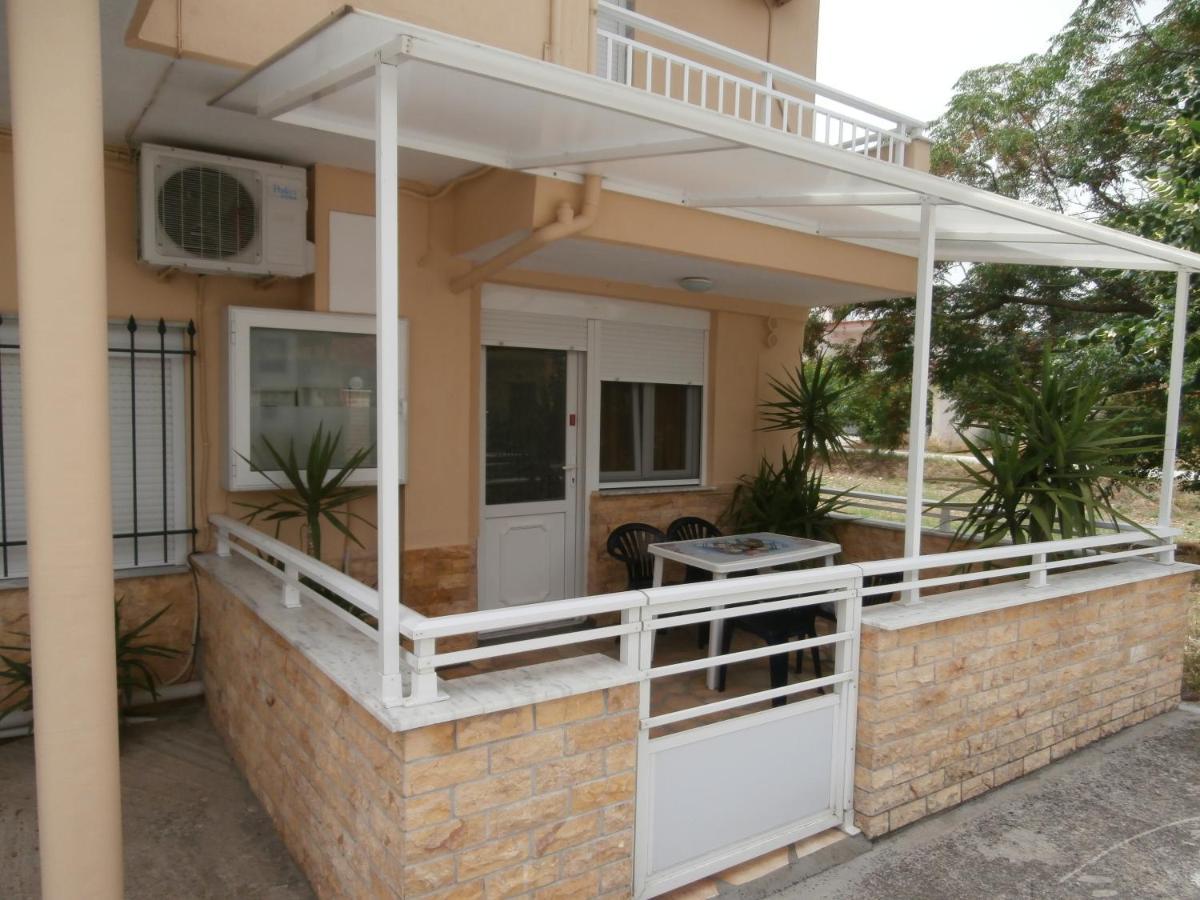 Villa Finikas Vrasná Zewnętrze zdjęcie